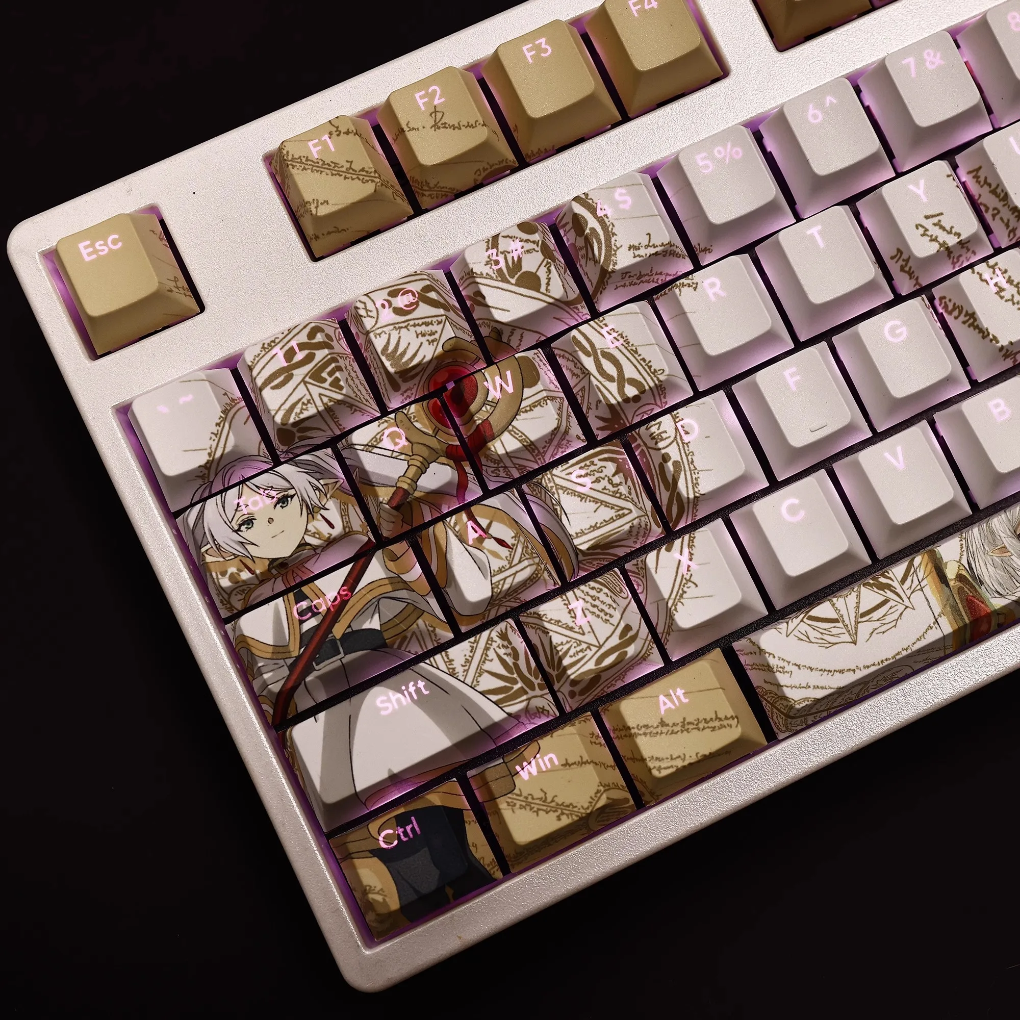 Imagem -02 - Frieren Beyond Journeys End Keycap Pbt Backlit Keycaps Desenhos Animados Anime Gaming Key Caps para Ansi 61 87 104 108 Chaves Set