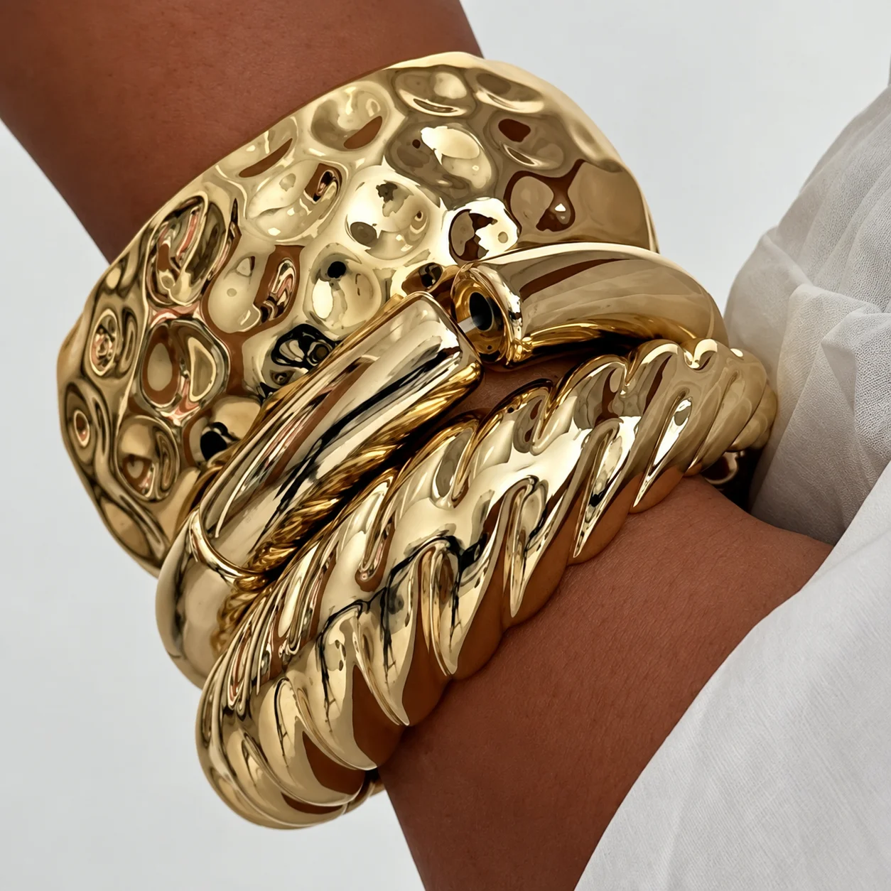 3pcs Gold Color CCB Textured Chunky Bangle Set Vintage Irregular Wrinkle Statement Bracelets for Women Trendy Daily Jewelry Gift