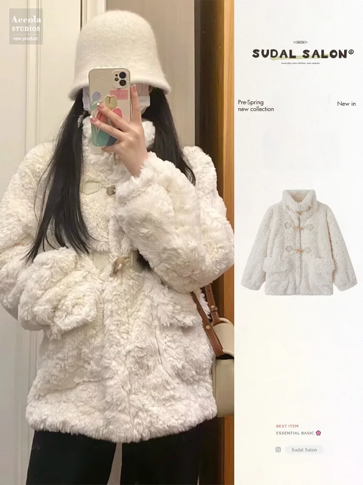 

Lamb Wool Jacket Clothing Woman Zippers Detail Metal Fasteners Decorative Closures Functional Elements Design Feature Practical