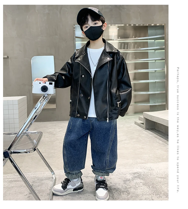 Elegante Kinder-Lederjacke für Teenager-Jungen im koreanischen Stil, schmal geschnittener PU-Ledermantel mit Reißverschluss, modische Frühlingskleidung für Kinder. – Detail 5