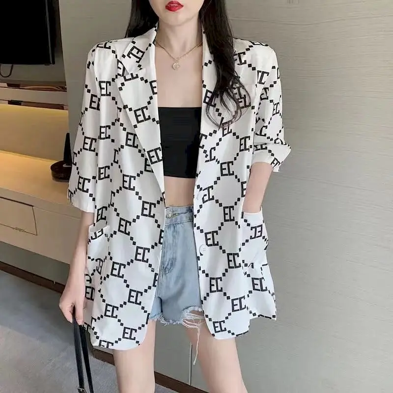 Blazers for Women Elegant Style Short Sleeve Casual Jackets Vintage Printed Design Tailored Collar Coats Korean Style Women Tops