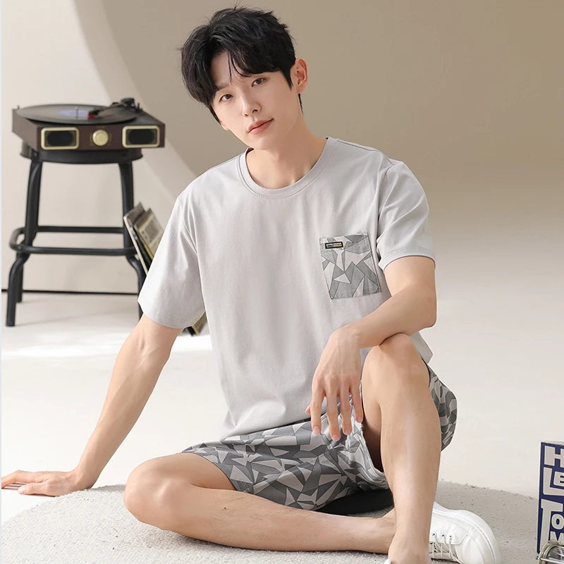 Summer men's pajamas can be worn as outerwear. Lyocell Tencel short sleeved shorts are cool and thin, and can be worn as outerwe