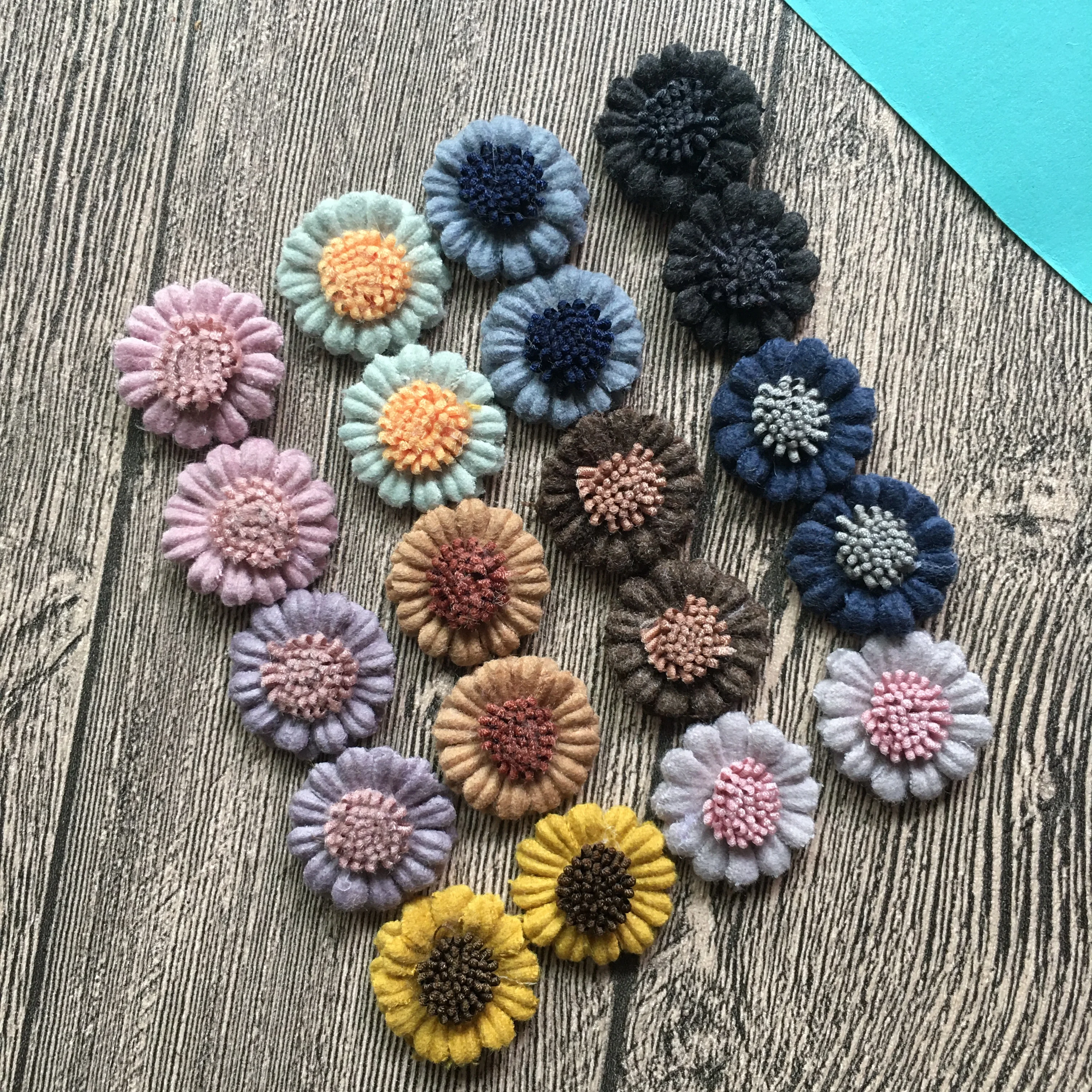 

10Pcs/Lot Flat Back Mini 1.0" Felt Wool Flower Daisy Flower For DIY Accessories Hair Flowers Wedding Home Decoration