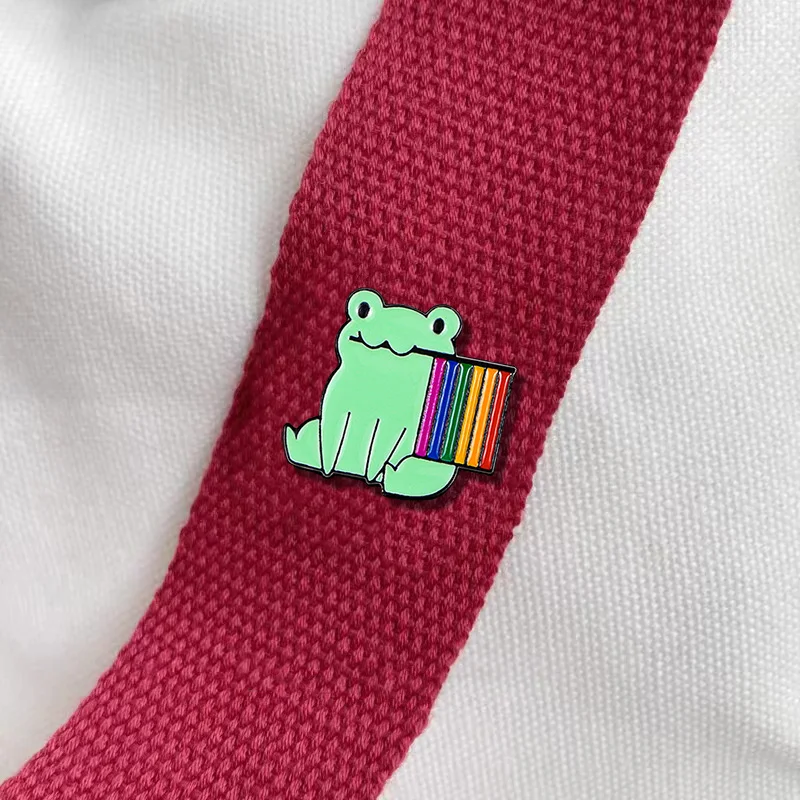 3Pcs/Set Romantic Rainbow Flag Frog Series Pins Free Love Enamel Brooches For LGBTQ Gift Jewelry