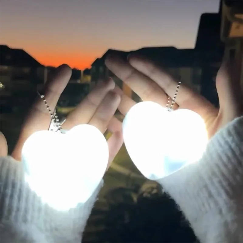 Heart Shaped LED Light Touch Sensitive Keychain Charming Bag Pendant Light Souvenir Night Lighting Key Rings New Year Gift