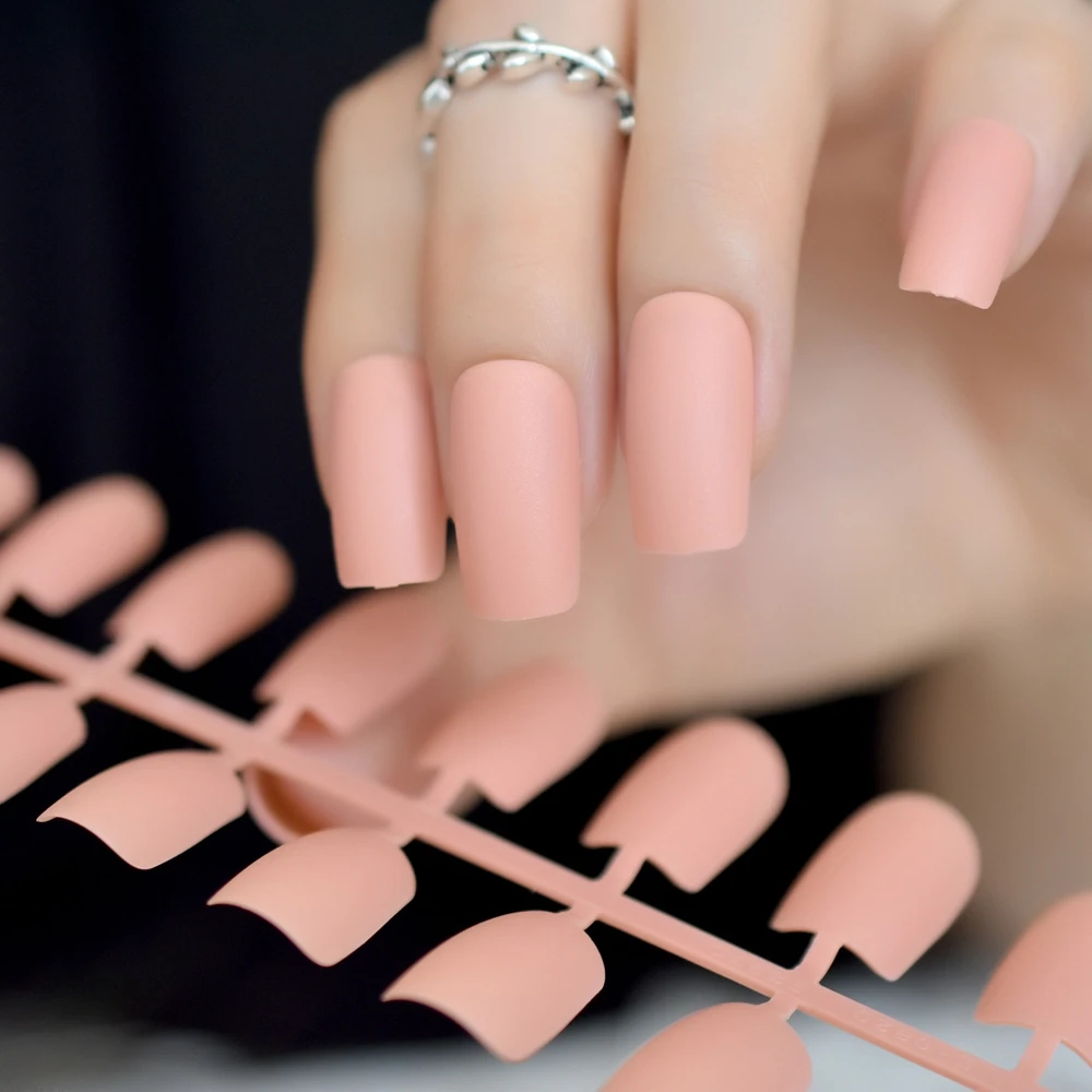 Matte Nude Pink Press on Nails Candy Slim Size Mittellang Fake Nail Art Tips DIY Maniküre Tips Square Top 24 Count