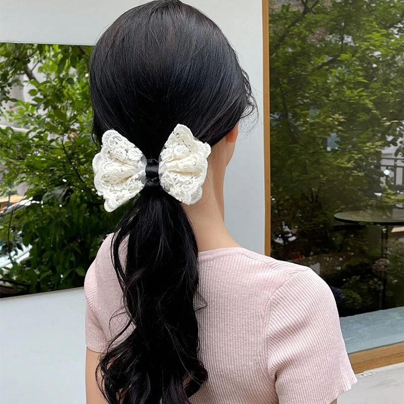 ربطة شعر أنيقة بفيونكة من الدانتيل للنساء والفتيات ، سكرونشي من القماش ، لهجات الفراشة والقوس ، حامل ذيل حصان مرن ، أبيض أنيق