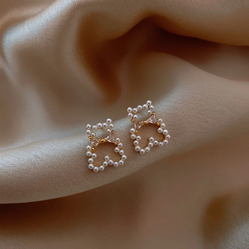 Bear Cub Earring No Hole Ear Clips Beautiful Pearl Bear Clip On Earring Without Piercing Minimalist Earrings Jewelry CE0741