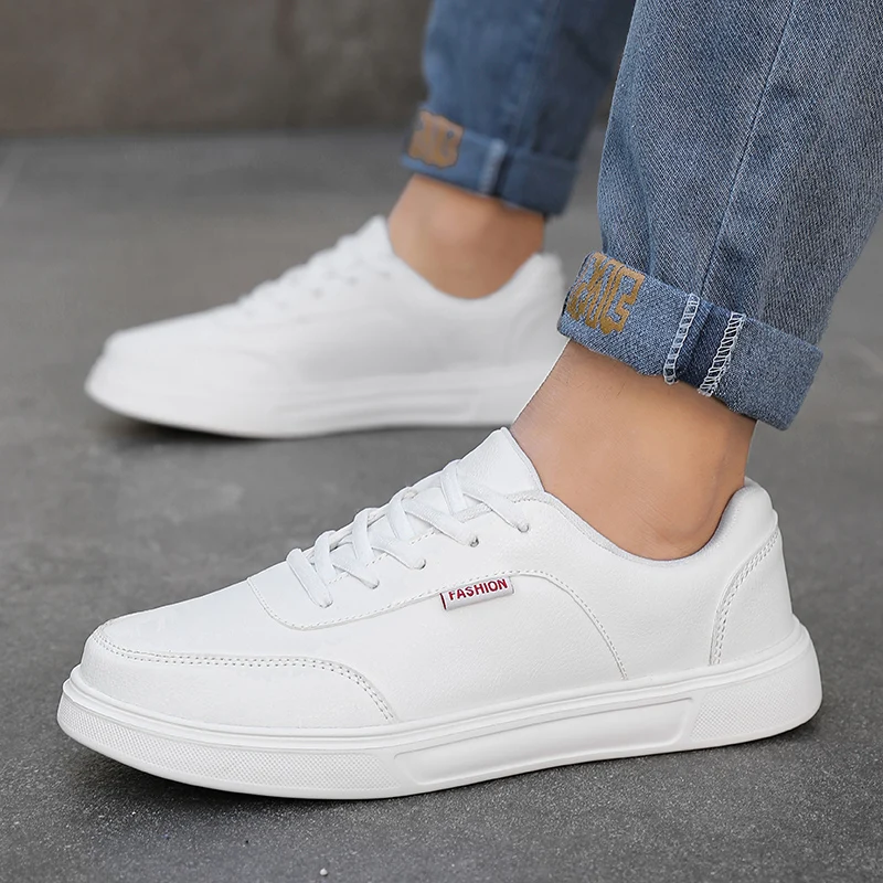 

Маленькие белые туфли, новинка 2024, студенческая спортивная обувь, туфли для досок, мужская трендовая повседневная обувь из воловьей кожи первого слоя