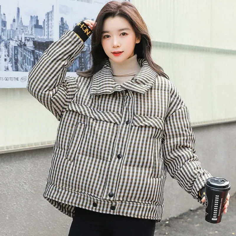 

Женское пальто в клетку, короткий пуховик, холодные предложения, тренд 2025, одежда в корейском стиле, женская парка со скидкой, современная толстая элегантная подкладка