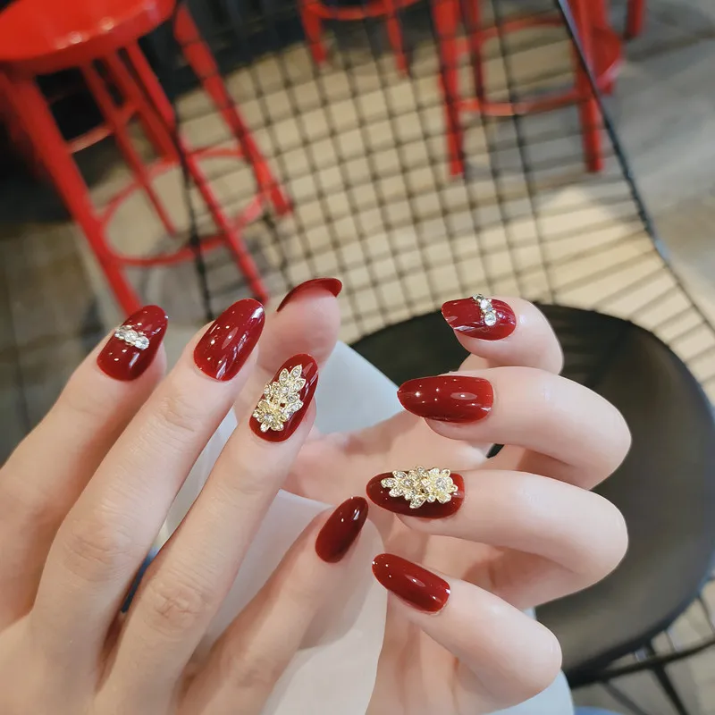 24Pcs Medium Length Style Fake Nails Stickers Many Sizes Can Be Trimmed And Filed Fake Nails For Nail Beginners