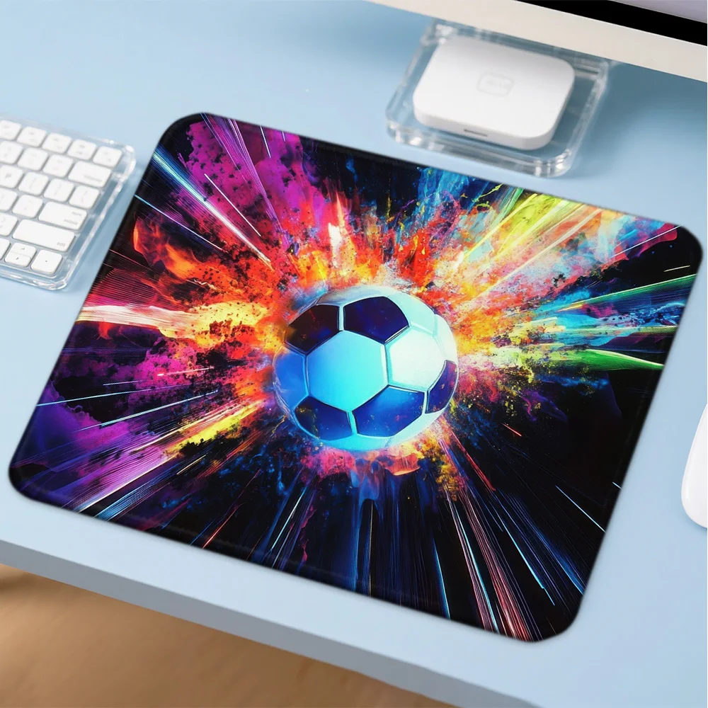 

Компьютерный коврик для футбола, аксессуары для рабочего стола, коврик для мыши для ПК-геймеров, игровые коврики, аниме-коврик для мыши, украшение для стола