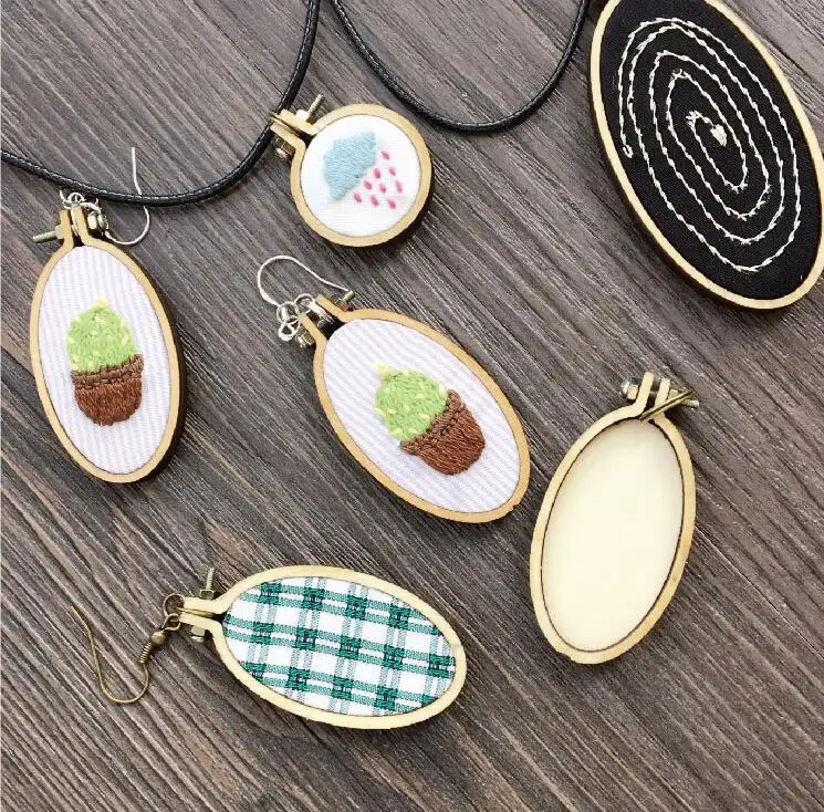 Mini Wood Embroidery Hoop Pendant Laser Cut Embroidery Frame Tiny Stitching Jewelry Hoop For Necklace Oval And Round