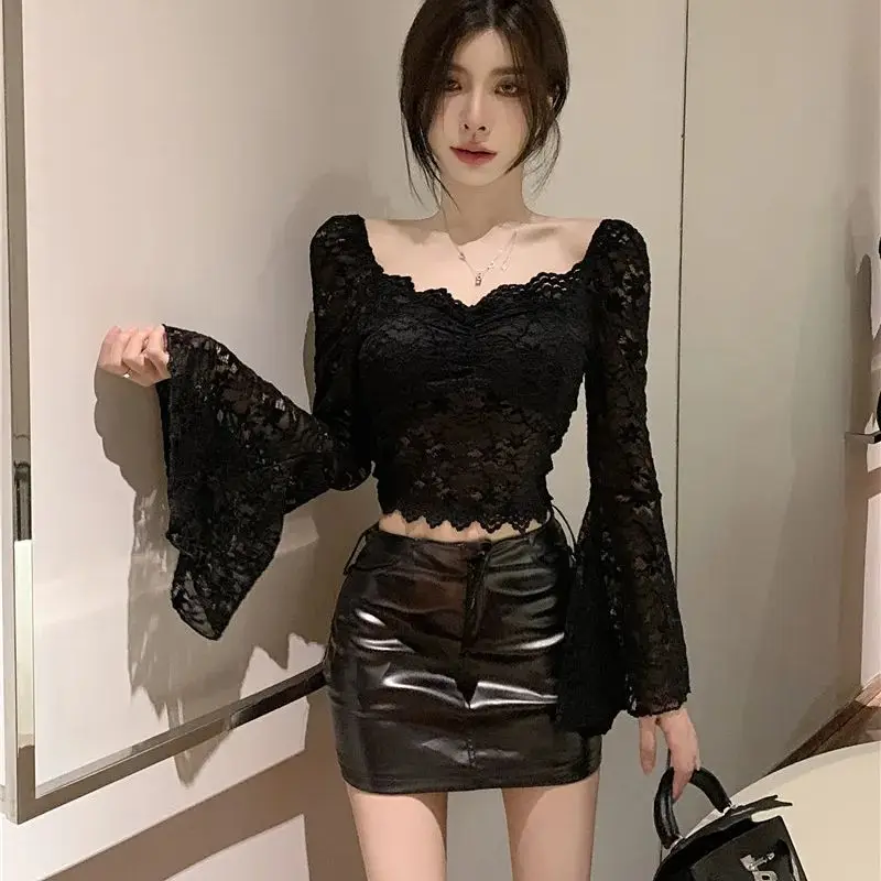 Lace shirt with chest pads and trumpet sleeves 2024 autumn exposed collarbone French style slim fit short tops for women