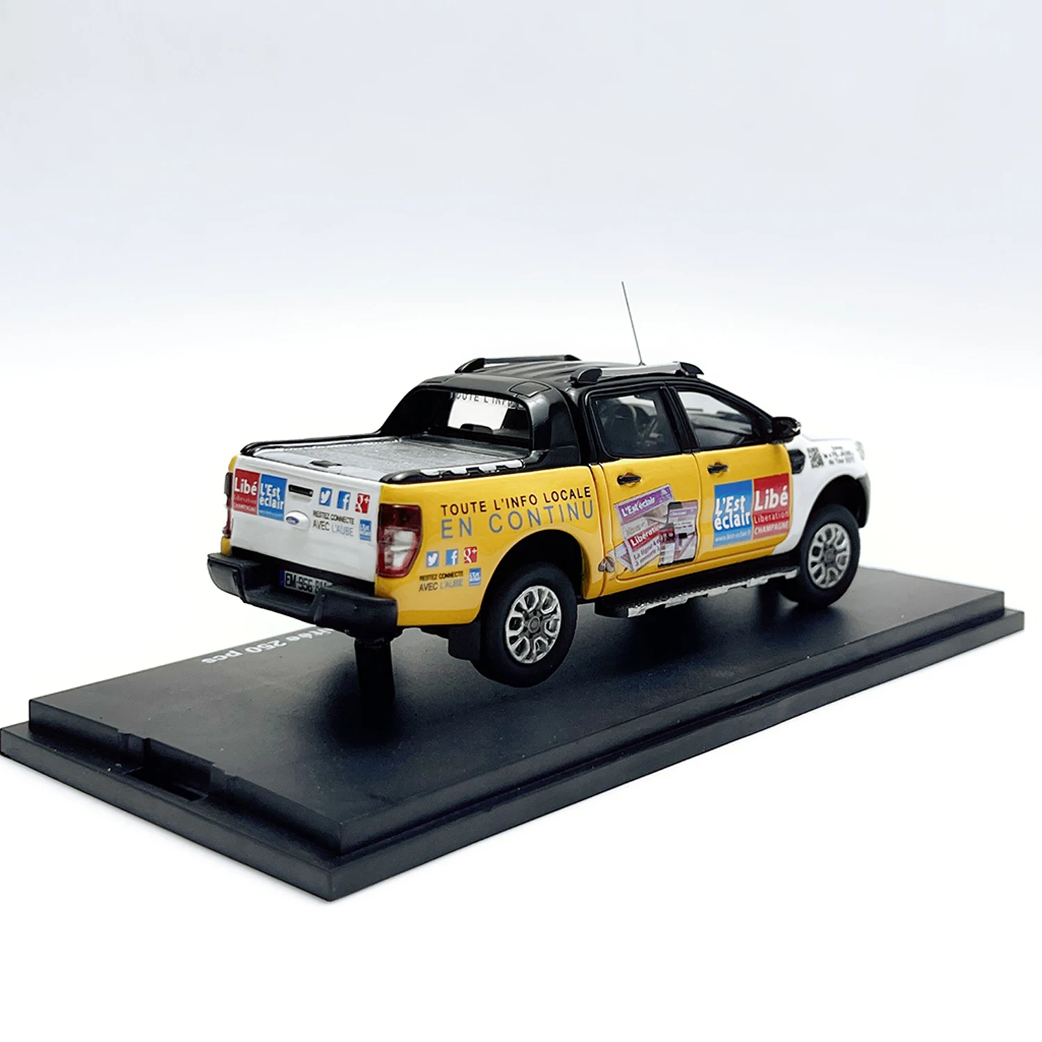 Alarme Antik maßstab Harz Ford Ranger 2017 Pickup Transport Fahrzeug Spielzeug Autos Modell Klassiker Erwachsenen Souvenir Geschenke statische Anzeige