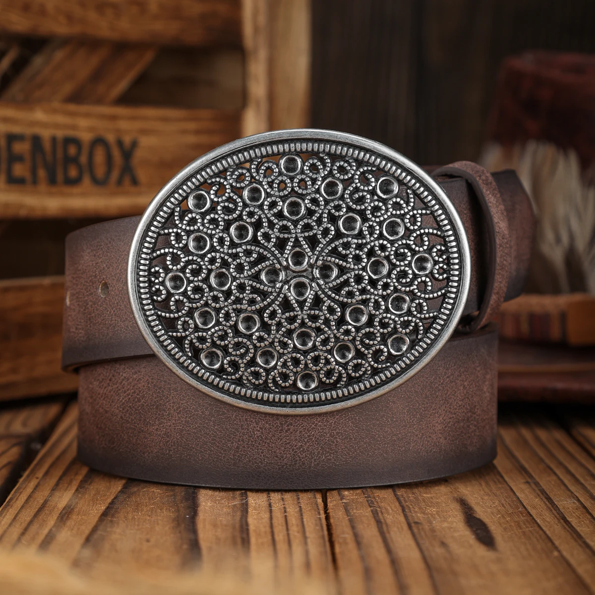 Ein PU-Gürtel für Damen und Herren, der den Stil von Western-Denim und Retro vereint, ist perfekt für alltägliche Freizeitausflüge. – Detail 11