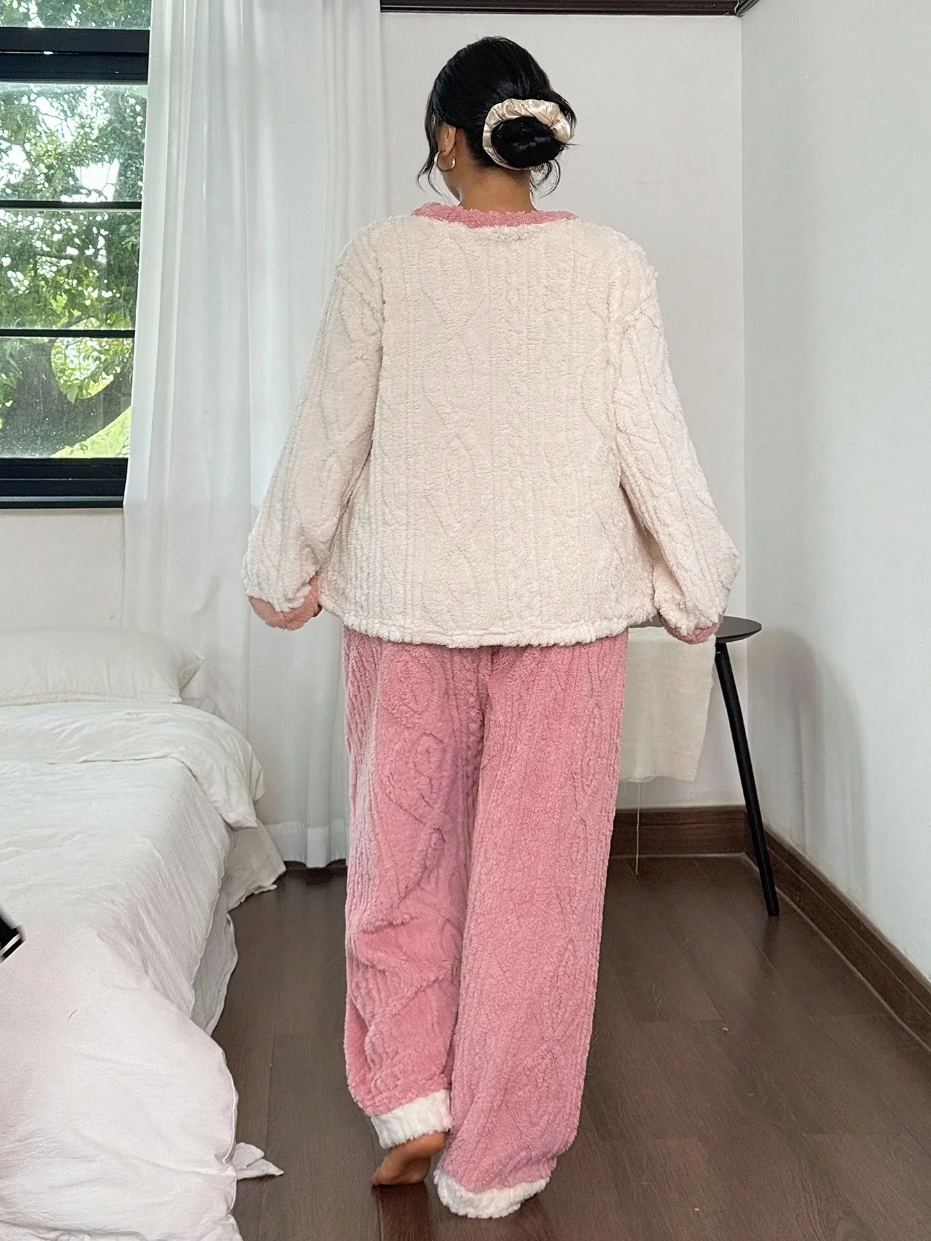 Plus Size 1XL-4XL Women Autumn Winter Thick Flannel Pajama Set Pajamas Heart Embroidery Warm Cozy Loungewear Set Homewear Pj Set view 5