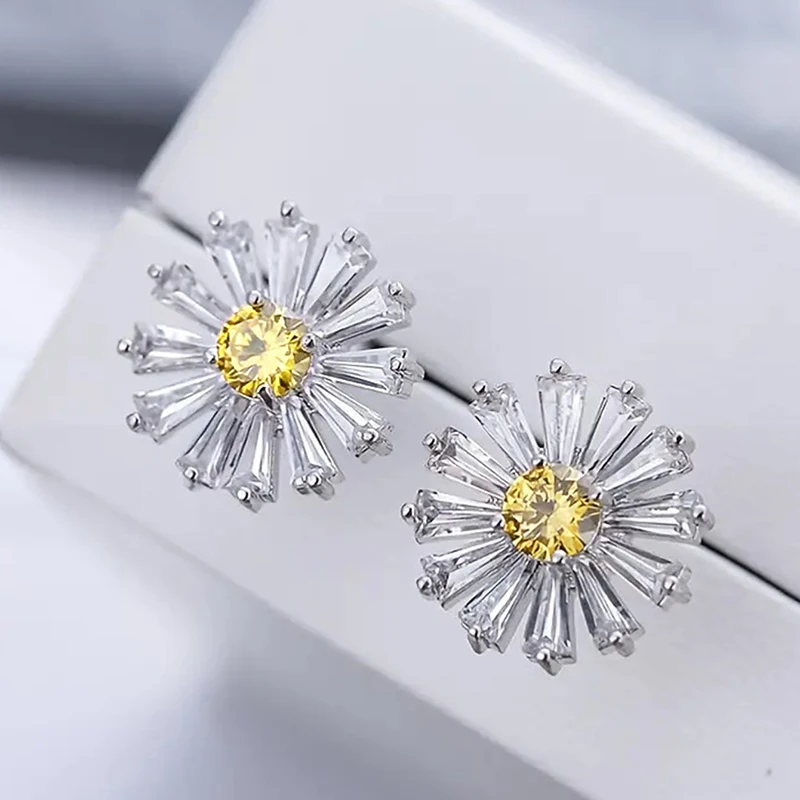 Huitan Little Daisy Stud Earrings with CZ Exquisite Flower Earrings for Women Fresh Style Piercing Accessories Fashion Jewelry