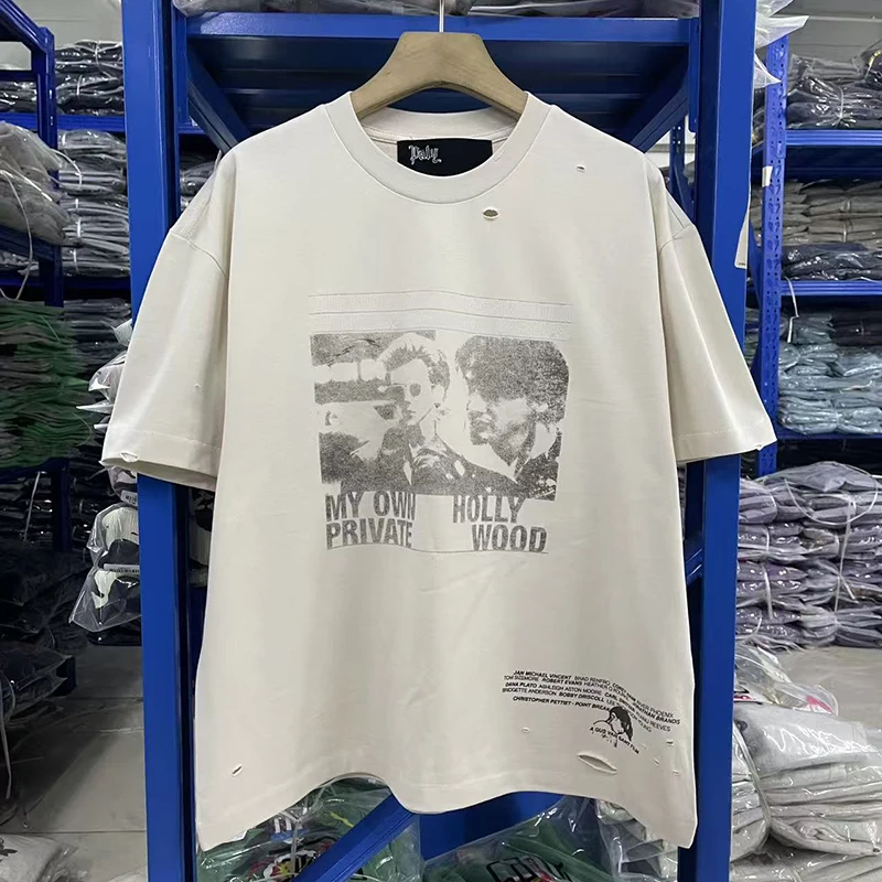 Camiseta Play Hollywood FW26 con estampado de figuras, estilo americano, moderna, cómoda, de manga corta, unisex