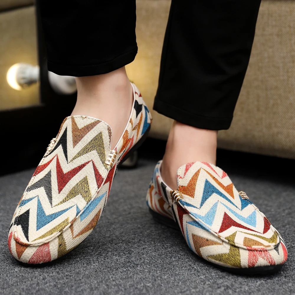 

2025 Spring/Autumn Fashion Trends: Men's Colour-Striped Loafers Casual Fashionable Men's Student Shoes Large Sizes