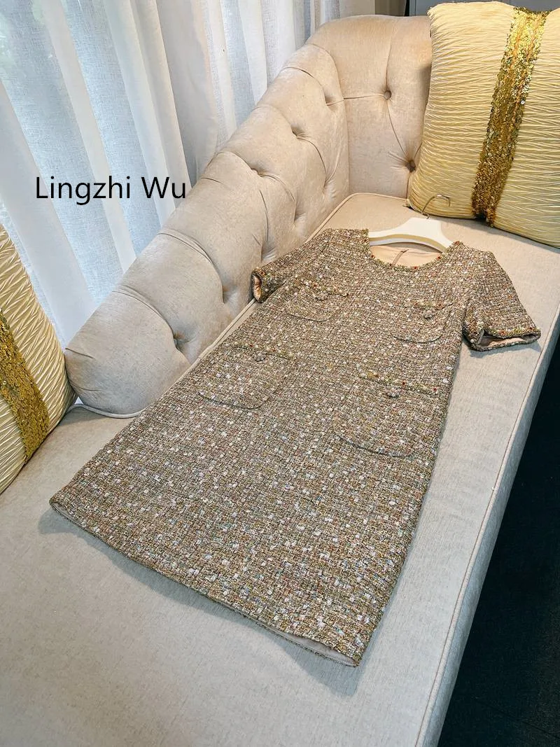 Lingzhi Wu Tweed Dress Luxury Ladies French Weaven Vestidos o-collo Slim abiti a maniche corte abiti corti marroni perline