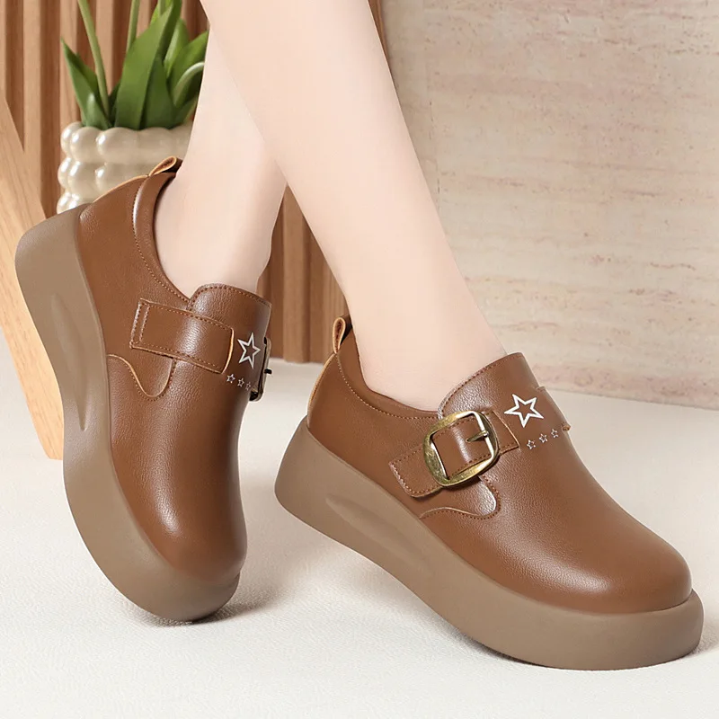 Винтажные лоферы из мягкой кожи с открытым носком, женская обувь на плоской платформе, весна 2021, дышащие мокасины со звездами для работы, мамы