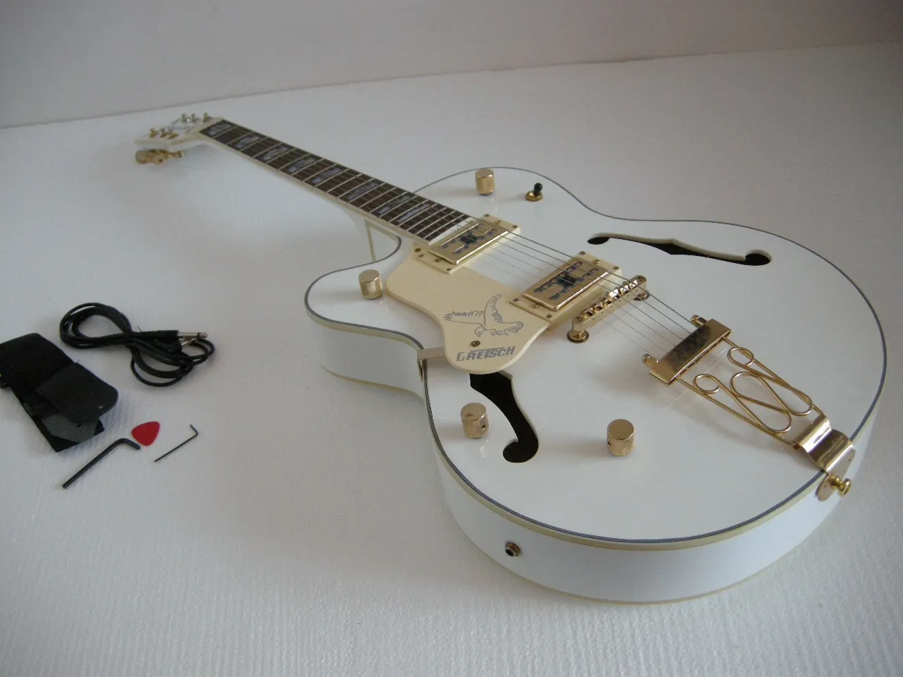 Chinese Factory Custom new best quality Left hand Hollow Body white Jazz gret Electric Guitar 7yued