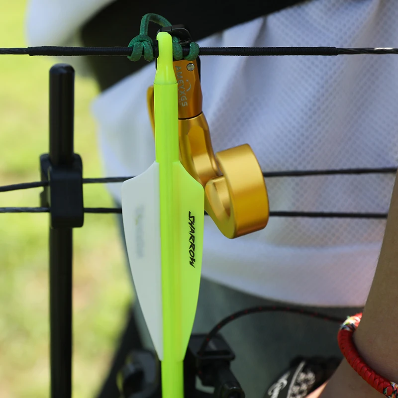 Flecha de carbono mixta, pluma de goma de 3 pulgadas, 30 pulgadas ID6.2mm OD6.8mm, columna vertebral 500, punta de flecha roscada de 100 granos para tiro al objetivo