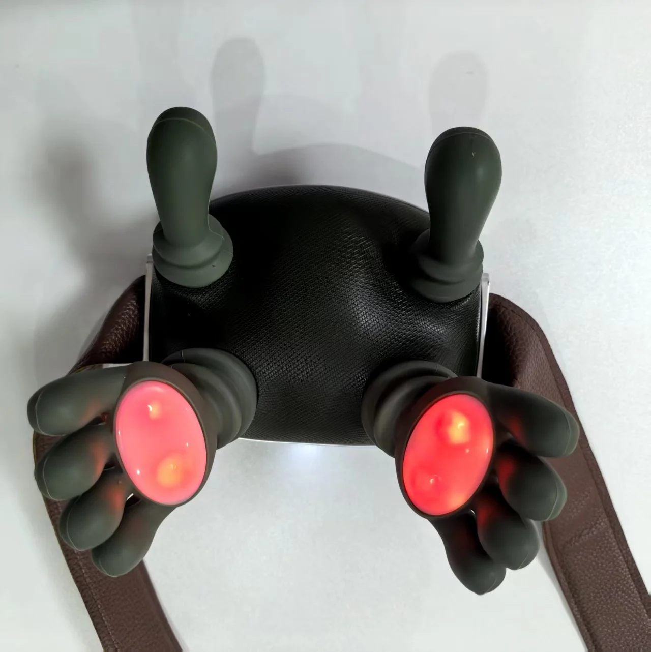 Neck Shoulder Massager with 4D Bionic Fingers, Trapezius Muscle Kneading Device, Cordless Massage for Legs Back and Neck