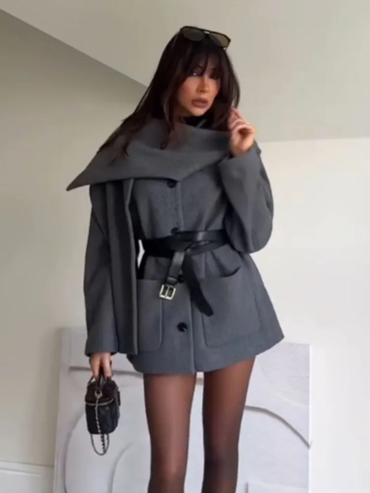 

HH Women 2025 Winter New Fashion Versatile Scarf Collar British Style Navy Coat Female High Street Solid Casual 2-Colors Jacket