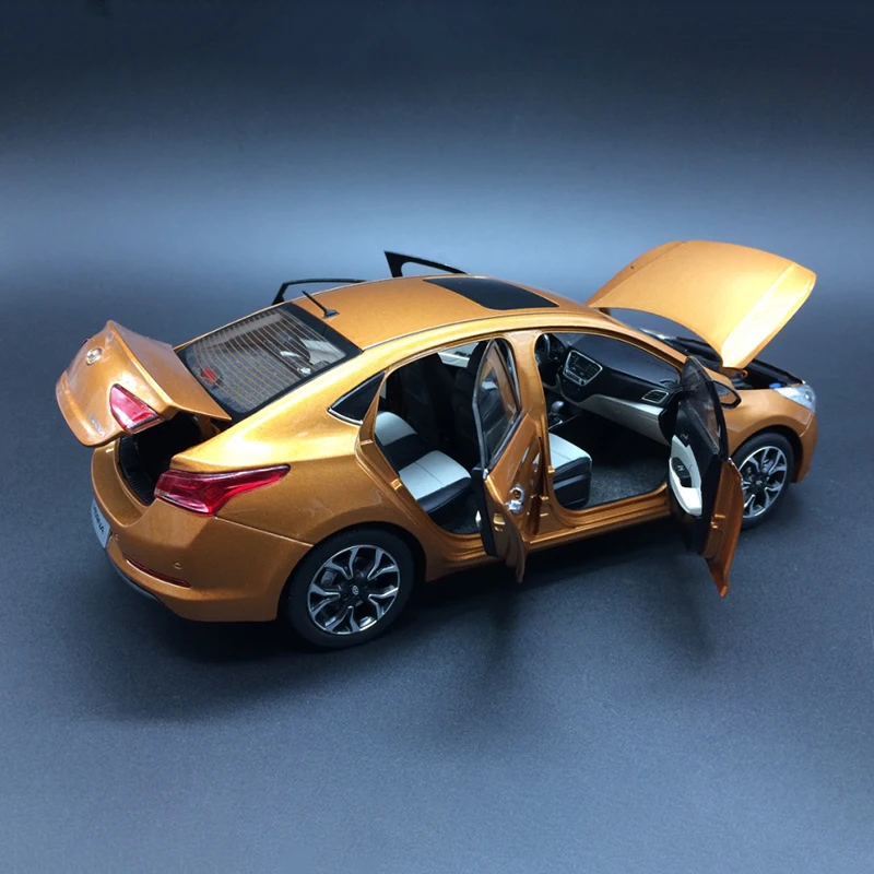 Diecast 1/18 Size Beijing Hyundai VERNA Model Car Hyundai Alloy Car Model Toys for Boys Collection Display Hobby Gift