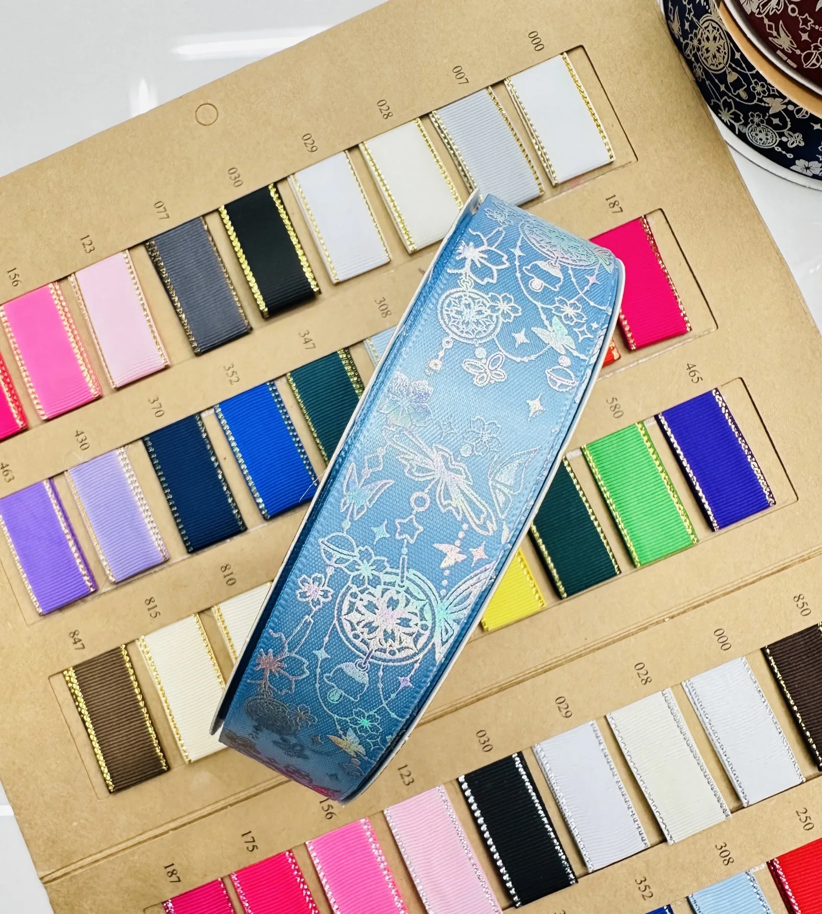 50Yards 25mm Badge Base Maken Singels Hoge Kwaliteit Nylon Laser Zilverachtige DIY Ambachten Naaien Singels Lint voor Gift Bag pakket