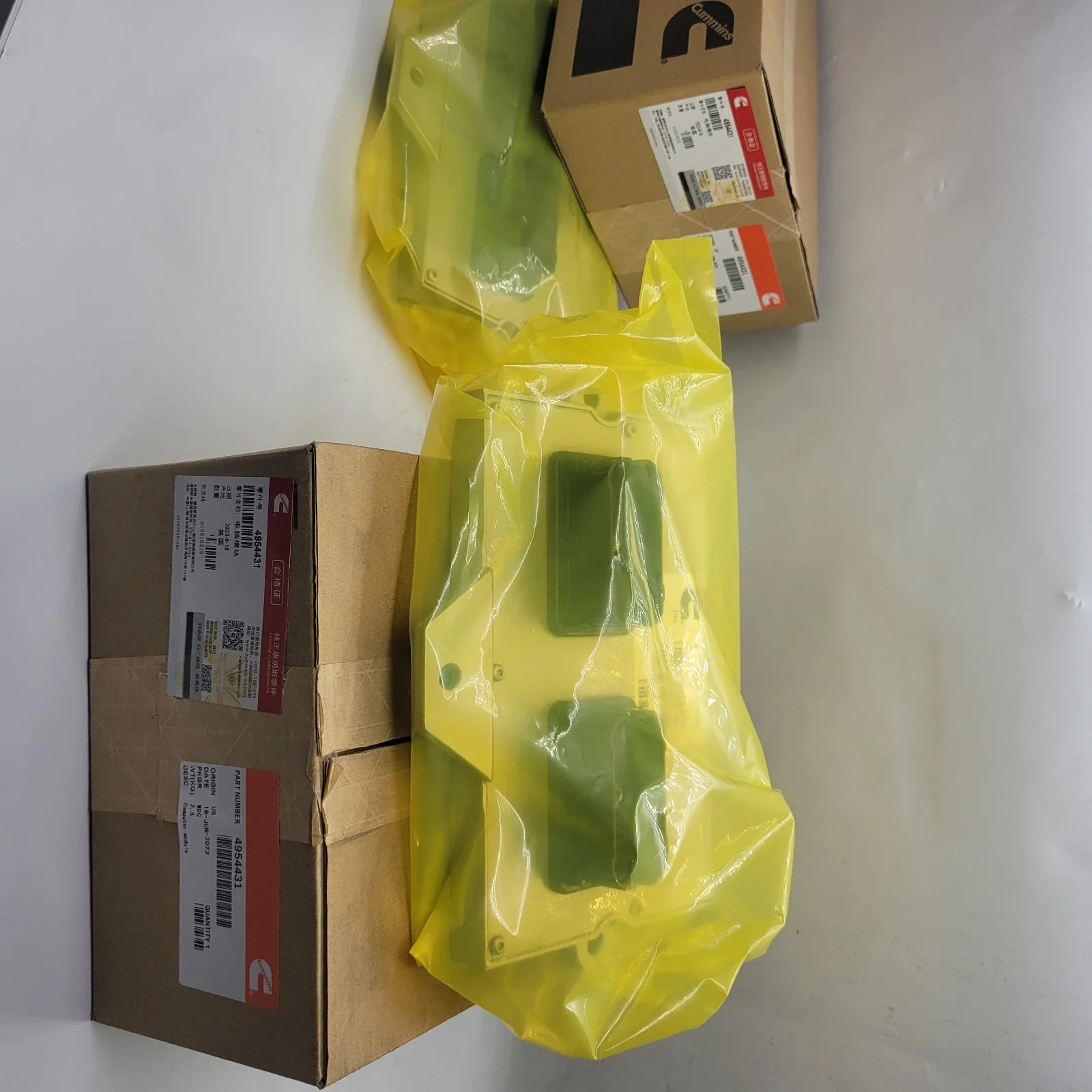 QSK19 QSK45 QSK60 QSK23 Diesel Engine Generator Set Electronic Control Module 4954431 Marine ECM for Cummins