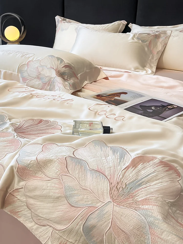 

Новый комплект летнего постельного белья из лиоцелла 2025 года, четыре предмета, роскошная вышивка, легкое одеяло для кондиционированных помещений, односпальное