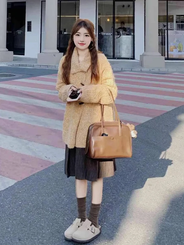 

Korean Design Heavy Work Knotted Horn Button Turn-down Collar Sweater Women's Autumn Winter Loose Lazy Sle Knitted Top