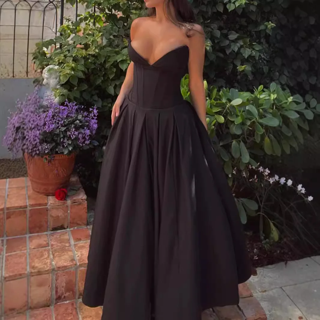 

Sexy tube top halter fishbone waist black dress fashionable simple temperament elegant versatile high-end vacation style party d