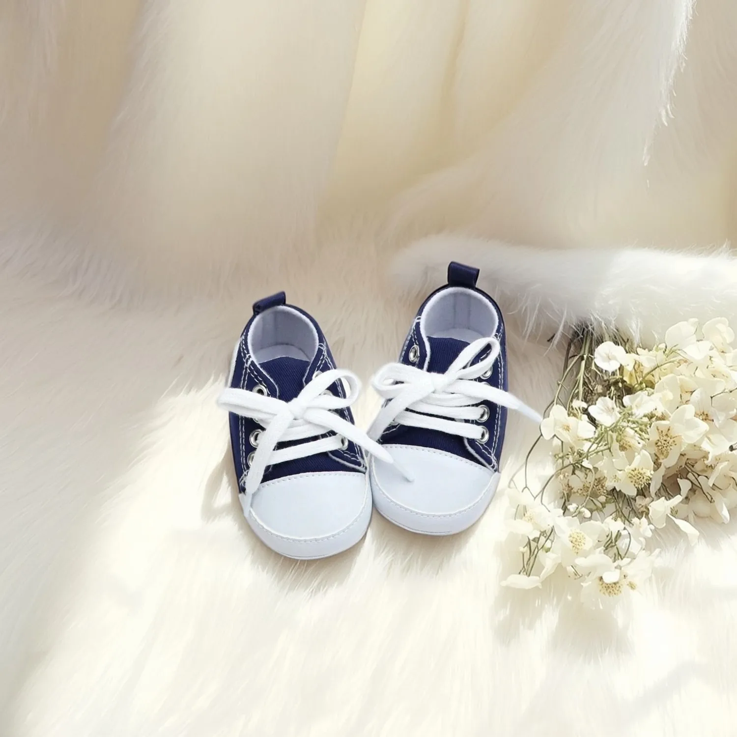 

Boys and girls baby canvas shoes, baby walking shoes, soft sole, breathable and non slip, solid color classic style