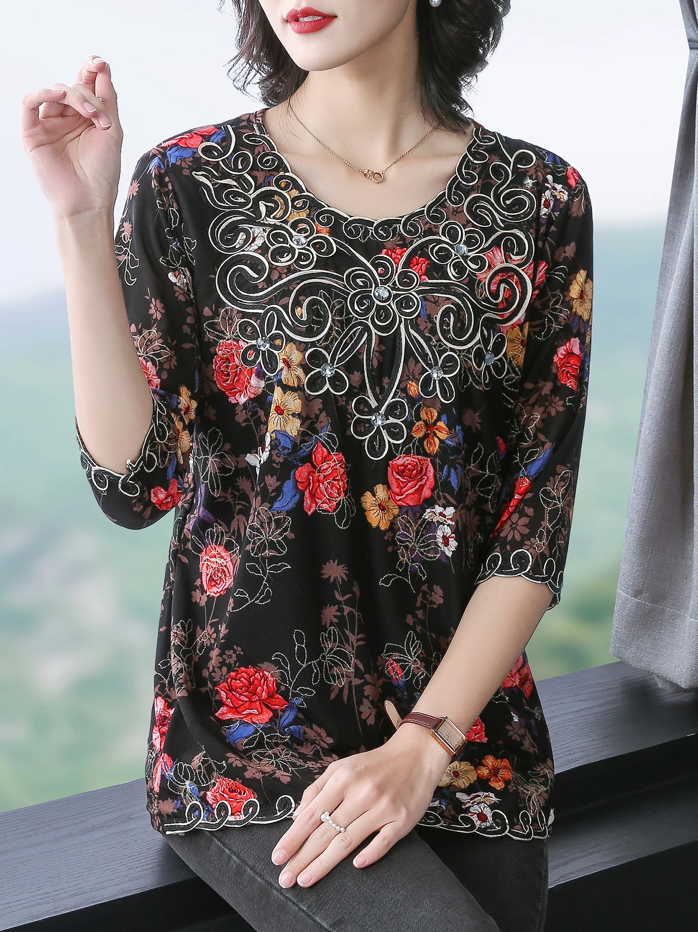 Top ampio per coprire la pancia e dimagrire - Camicia piccola nobile ricamata che riduce l'età, dimagrante e ricamata da donna di grandi dimensioni