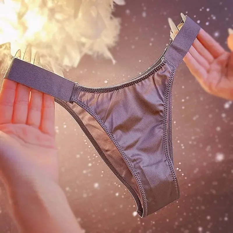 Fashionable Smoot Breathable  New Sexy and Hot Lace Underwear for Women Mid-low Waist Triangular Pants with Elasticity Comfort