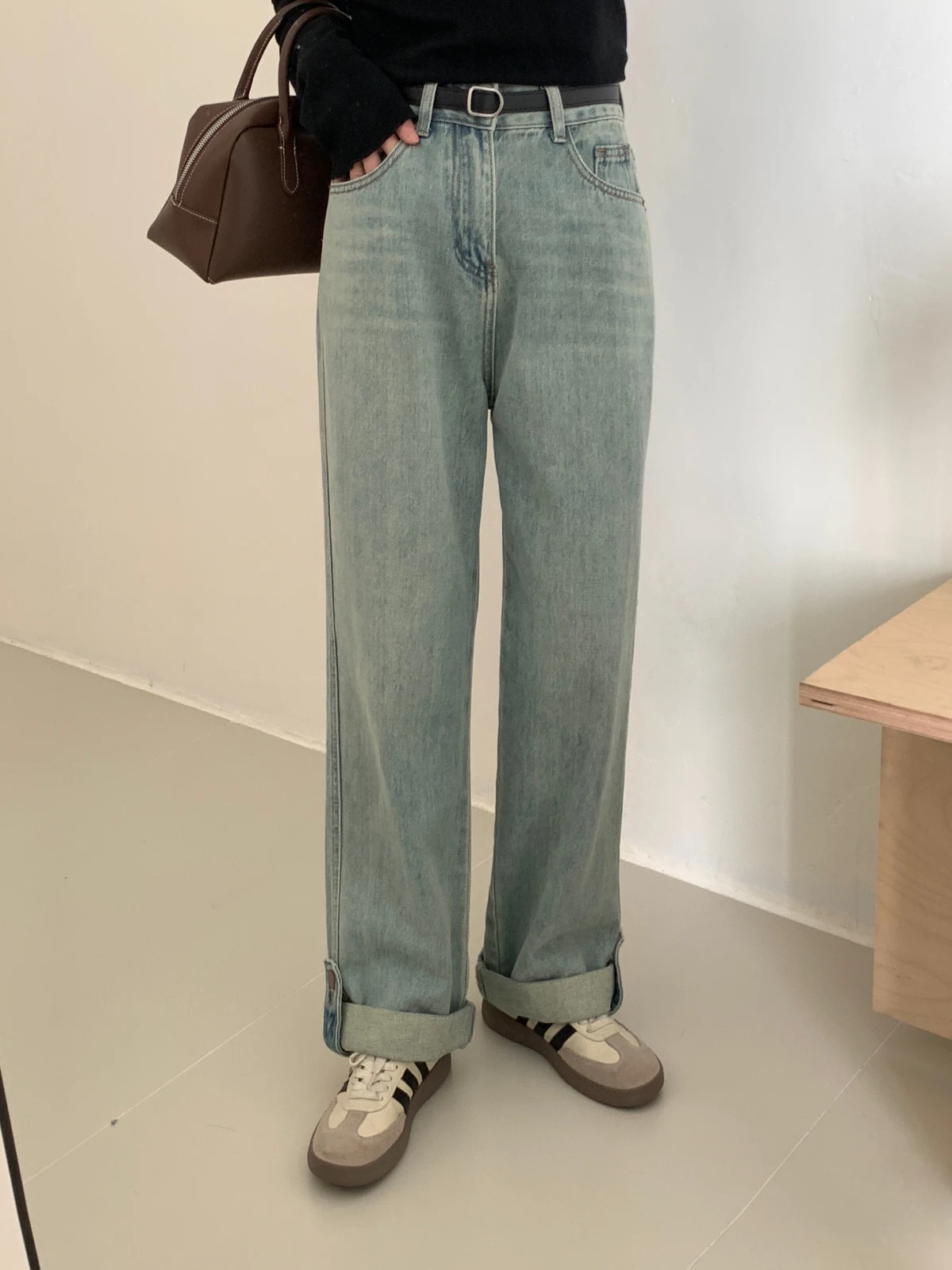 

Faionable Cuffed Straight Leg Jeans Women's Loose Fit Slimming Spring 2024 High Waist Blue Denim Trousers for Young Adults