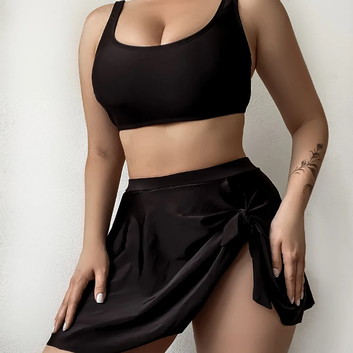 

European and American New Fashion Solid Color Vest Type Backless Sexy Side Knotted Bikini Explosion Swimsuit Swimsuit TK103