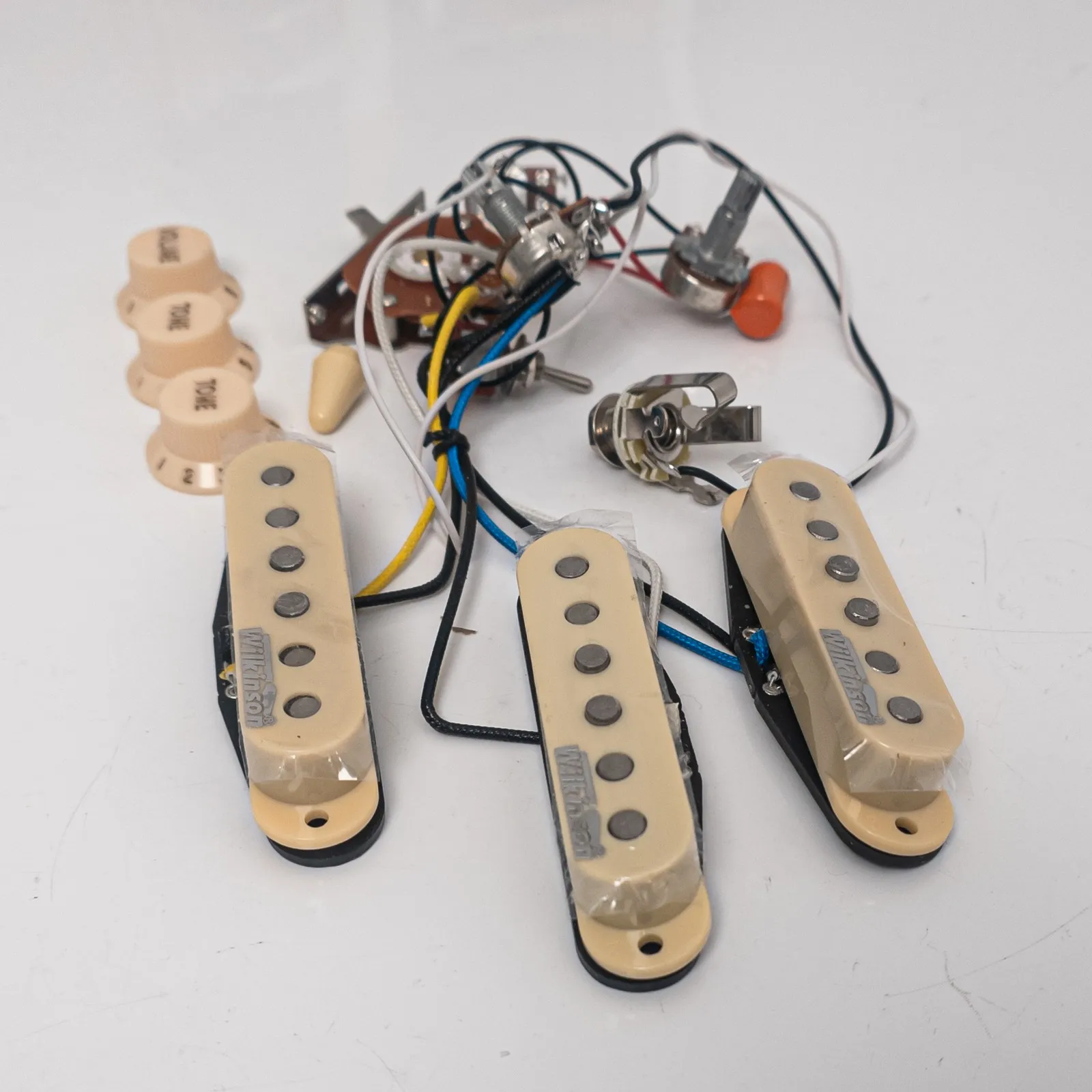 SSS Pre‑wired Electric Guitar Single Coil Pickup Set with Wiring Harness 5‑Way Switch Volume Tone Knobs Ivory Guitar Replacement