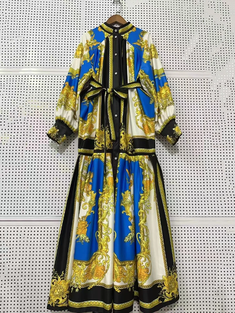 

A retro geometric printed stand-up collar single-breasted lace-up dress with pleated loose puffy skirt for the autumn of 2025