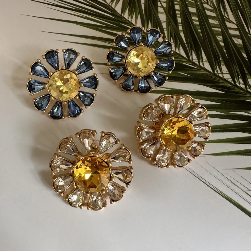 Oscar European and American New Fashion Versatile Pastoral Style Translucent Shiny Rhinestone Colored Sun Flower Stud Earrings