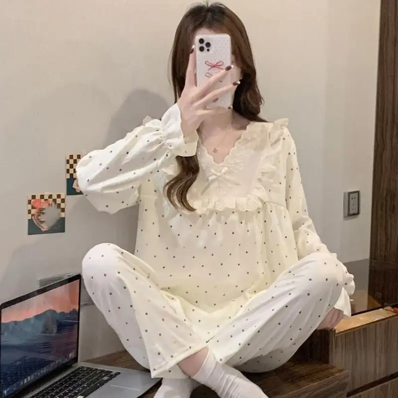 فتاة شابة الدانتيل حواف الخامس الرقبة منامة مجموعات فتاة Kawaii مثير فضفاض طويل الأكمام السراويل الترفيه ارتداء أربعة مواسم الملابس رقيقة جديد