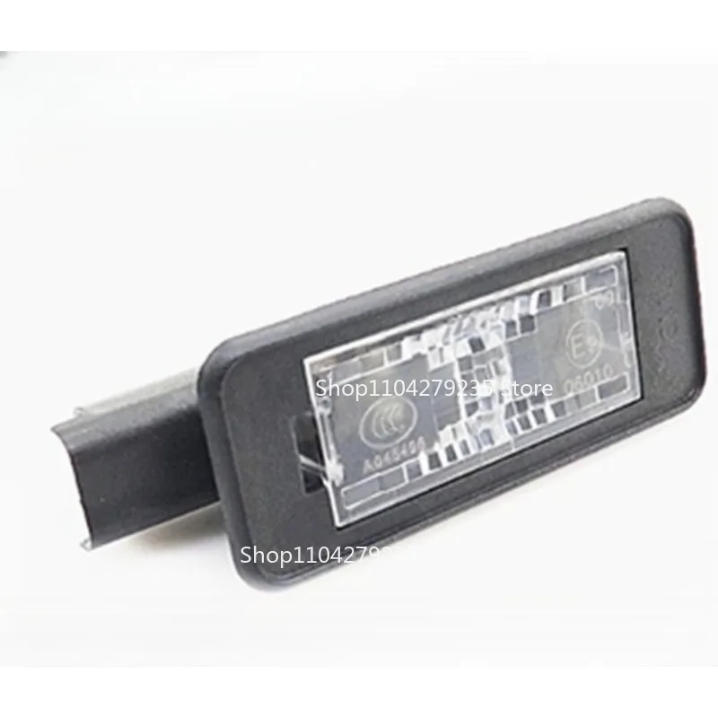 

Подсветка номерного знака 6340F0 подходит для Peugeot Citroen New Elysee Sega Triumph C4L 307 308