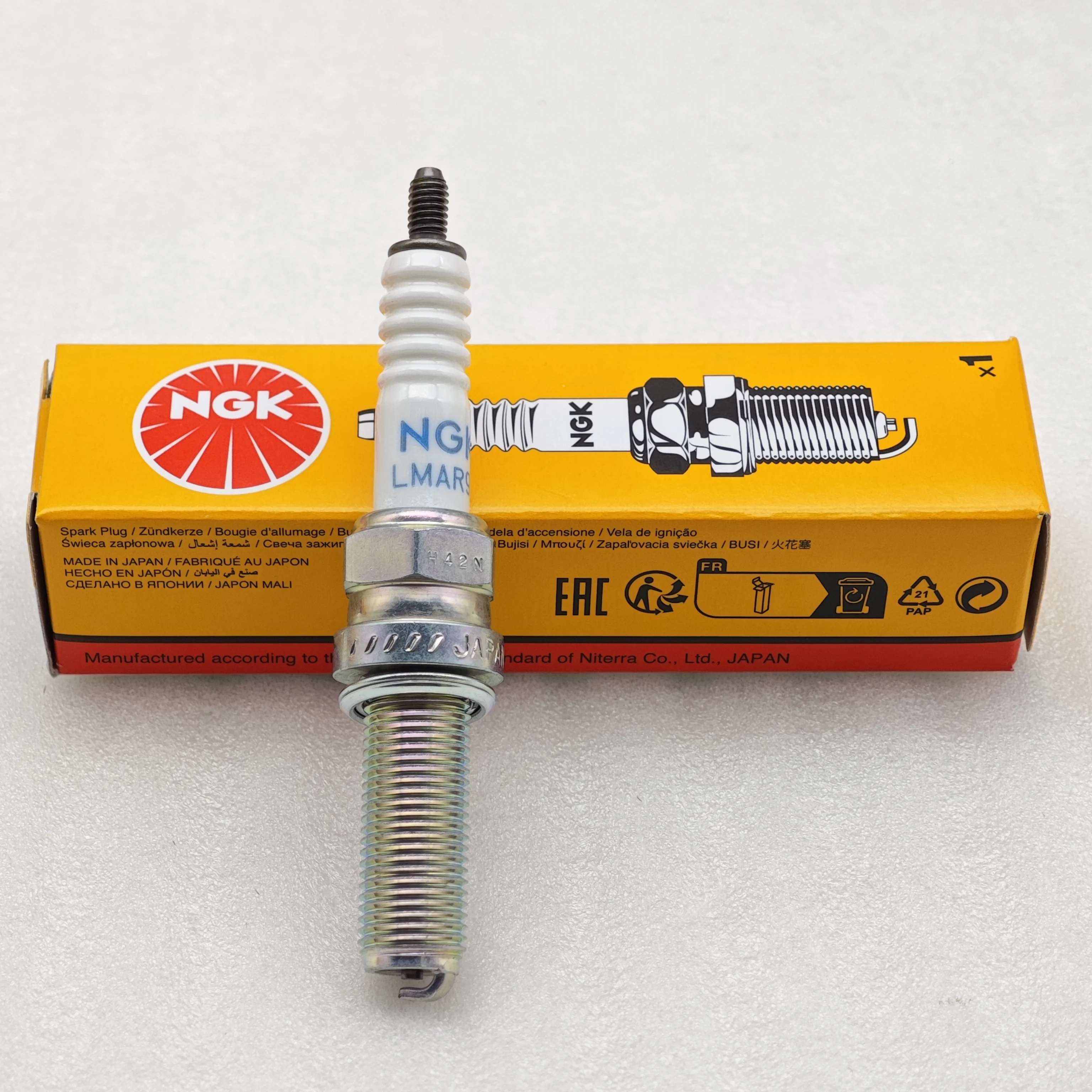 1pcs Original NGK Spark Plug LMAR9G 97476 92222 OEM 92070-0716 Suitable For KAWASAKI EX400 NINJA 400, Z400 ABS (19-18)  etc