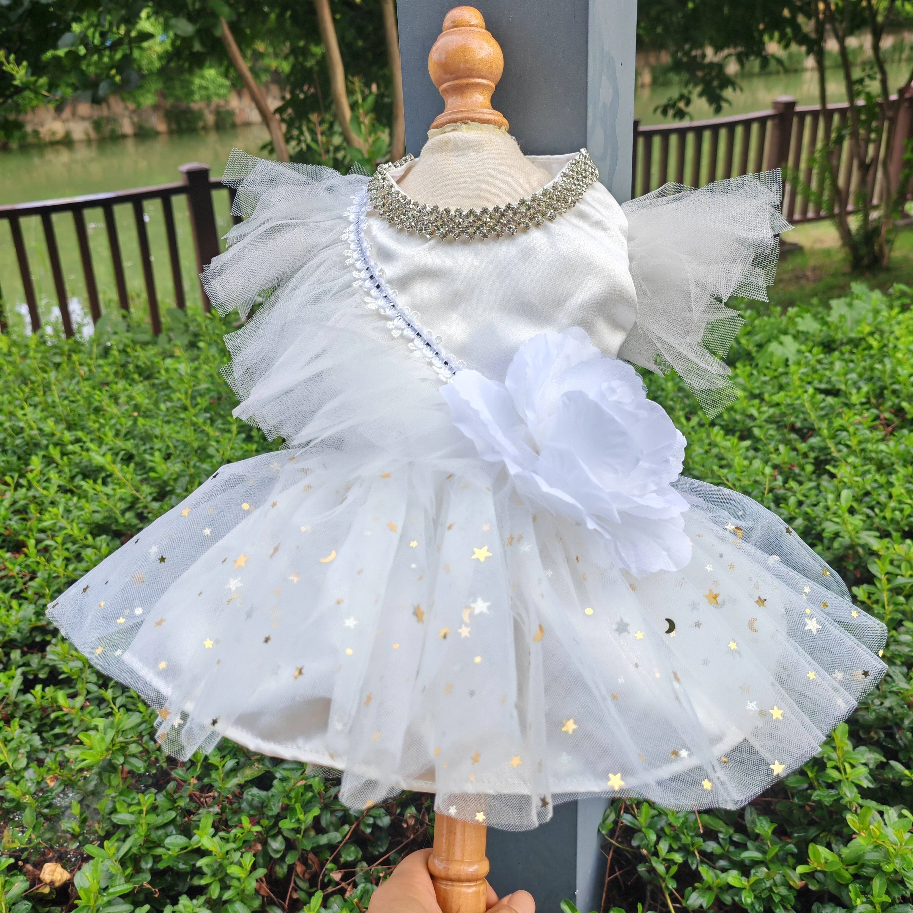 

Creative Pet Wedding Dress Dog Cat Clothing Fluffy Gauze Skirt Chest and Back High-end Formal Dress Wedding Dress Pet Supplies