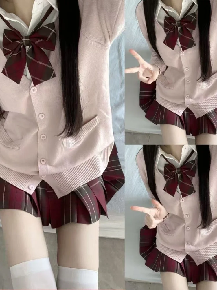 

ay JK Свитер Комплект из четырех предметов Чистый цвет Трикотаж Школьный дизайн Длинный воротник све на пуговицах Смачный женский...