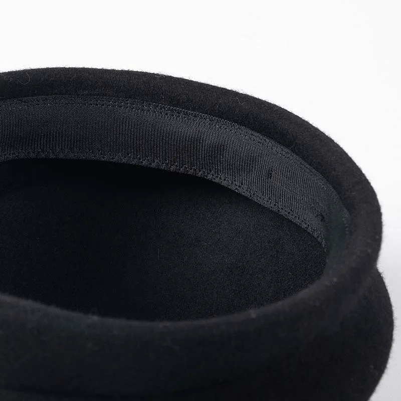 قبعات صوف خفيفة فاخرة على الطراز البريطاني للنساء لخريف وشتاء بسيطة على الموضة قبعة الفروسية للسيدات يؤرخ قبعة لباد أنيقة